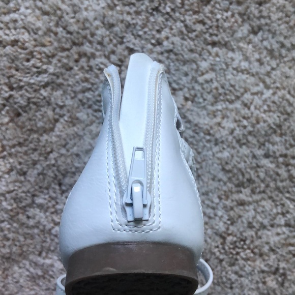 White dress shoes - Picture 4 of 6